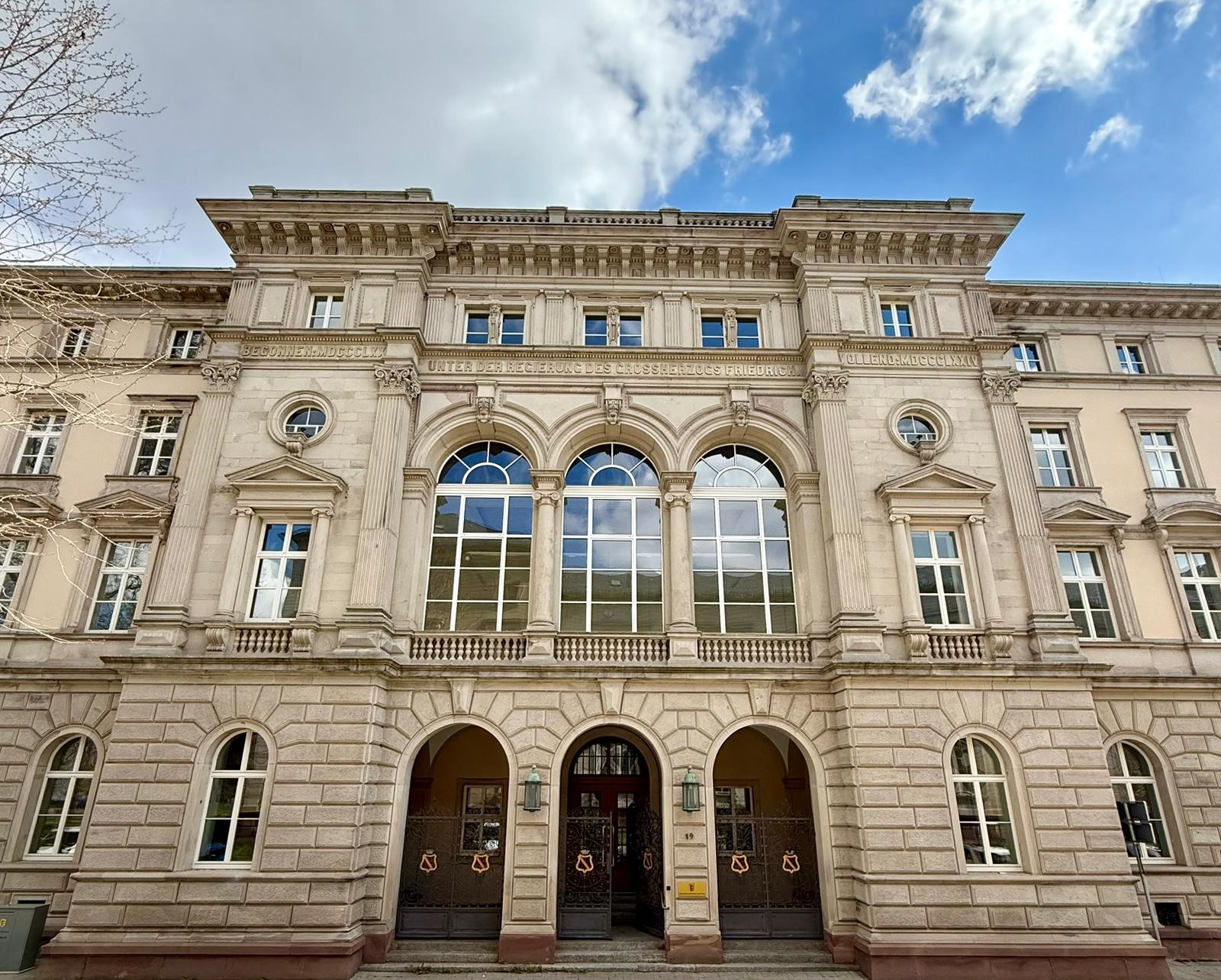 Außenansicht der Staatsanwaltschaft Karlsruhe